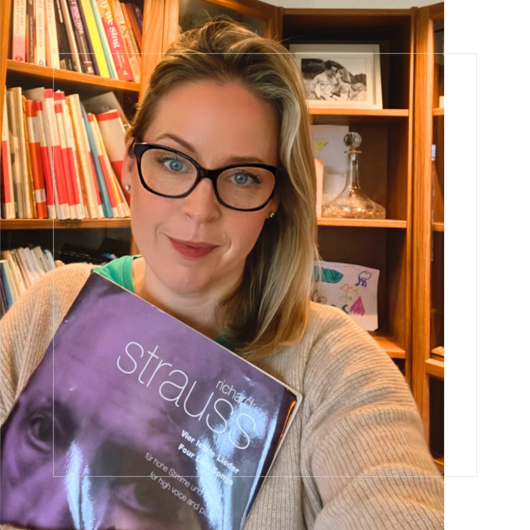 On the stand today… Strauss.
I’ve chatted to a few sopranos and they all know exactly where their first performance of Strauss’ Four Last Songs was, with which ensemble/pianist, and when. 
#FourLastSongs #Strauss #VierLetzteLieder #soprano #sopranolisamoffat