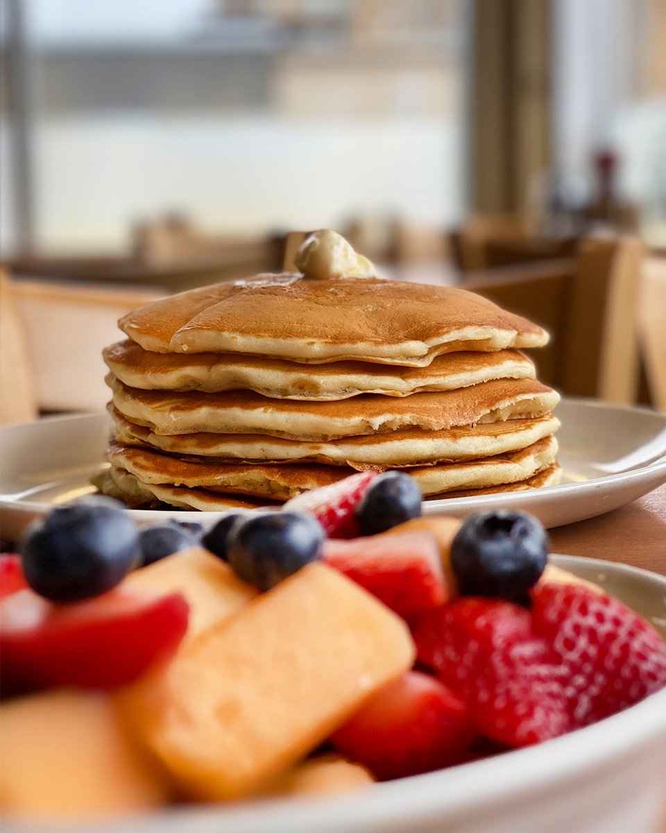 SAVE THE DATE! 🥞 

It's our 14th Annual Pancake Tuesday Fundraiser on February 13th! We'll be offering $1 pancakes ALL DAY in support of the <a href="/cancersociety/">Canadian Cancer Society</a> and Canadians living with cancer. 🎗

Details: sunsetgrill.ca/pancake-tuesda…

#SunsetGrillPancakeTuesday