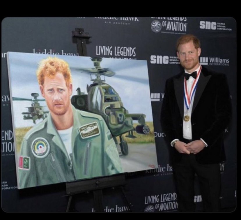 When you go from the Royal Portrait Gallery to the back door of the Beverly Hilton. Bless whoever painted Harry’s pic for the awards. 😬
#HarryIsArrogantAndRude #HarryIsALivingLoser #HarryandMeghan #FlukeOfSussex #HarryIsAJoke
