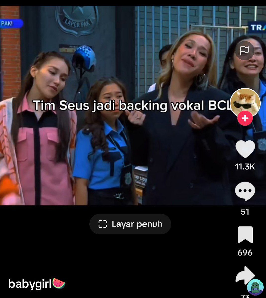 tanyakanrl's tweet image. Tanyarl SUMPAH SUMPAH INI LUCU BANGETT, SENDER MAU KETAWA NGIK NGIK TP LAGI DI KRL..