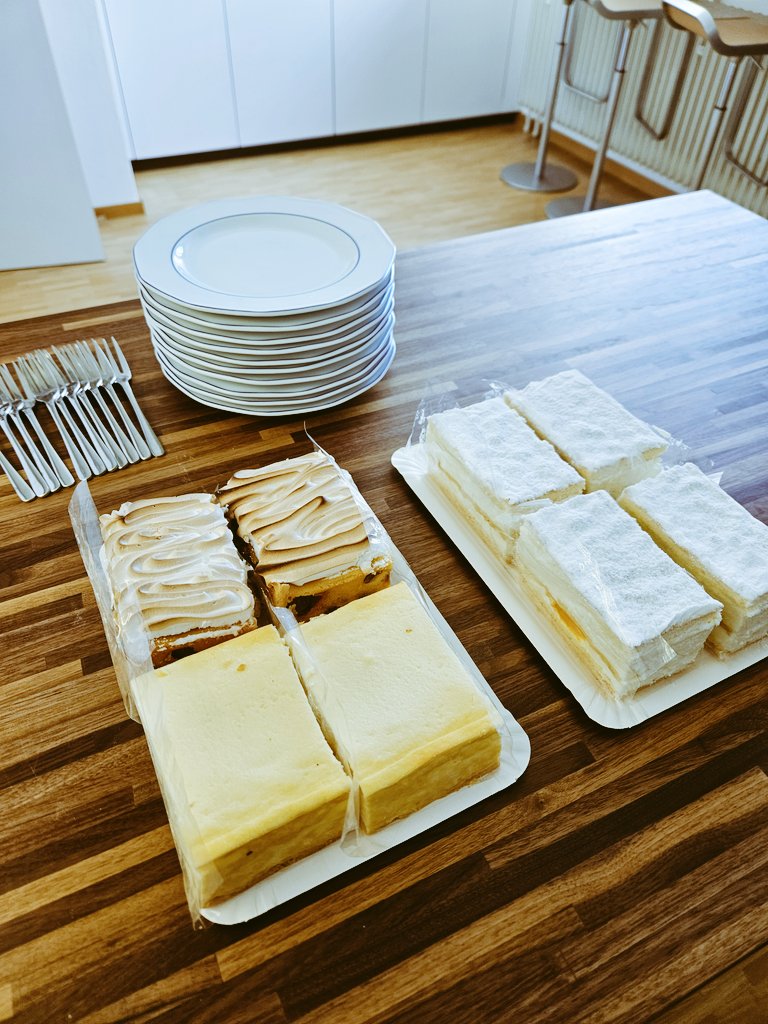 SmarterThanMyPhone tweet media