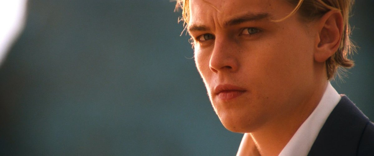 TheCinesthetic's tweet photo. Romeo + Juliet (1996) dir. Baz Luhrmann https://t.co/i05bRqiywt