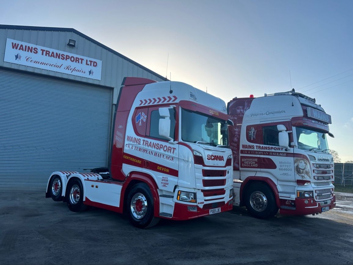 We're thrilled to announce the official handover of a Scania R 450 high roof tag axle, to Aaron Wain of Wains Transport.

As a proud advocate of Scania, it's an honor to see his colors and stunning livery on another incredible vehicle.

#ScaniaR450 #ScaniaGo
