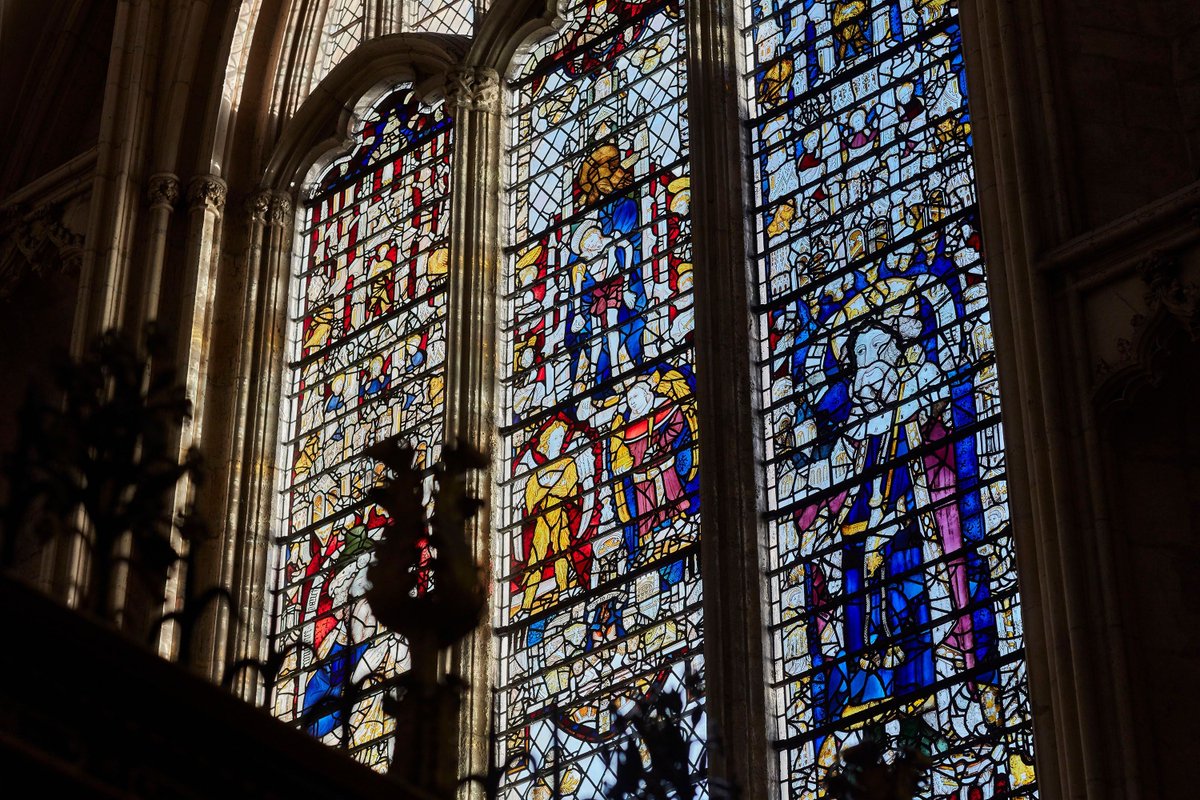 York_Minster's tweet photo. Having a busy day? Join us at 8.30pm this evening for a service of Compline sung by @chaphousechoir and let beautiful music and heartfelt prayers wash over you. 
All are welcome, no booking required. https://t.co/Y8MPGFqxrP