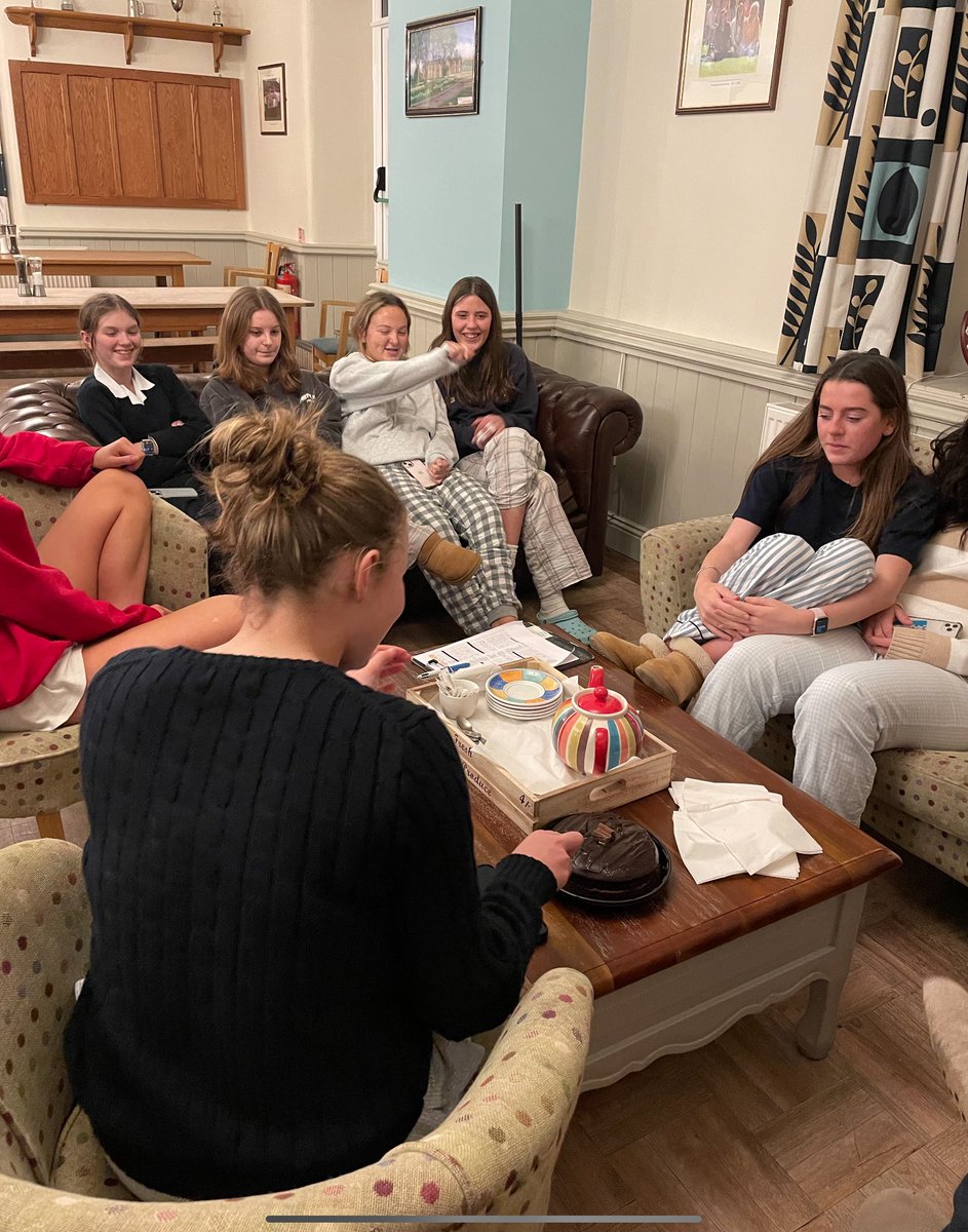 Robertson_Sed's tweet photo. #Teamten celebrating Hettie’s birthday with a homemade chocolate cake last night & they also enjoyed an amazing cake on Poppy’s birthday last Thursday #butterflybirthdays 🎂🦋⭐️ https://t.co/nJyoFcXe0O