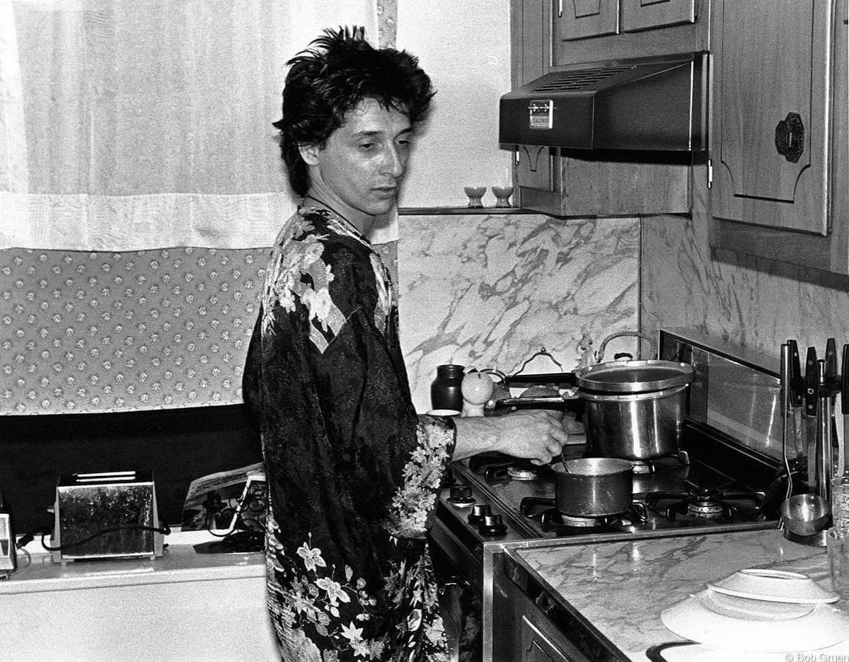 いかにもなロックスターの日曜日の朝。

 #johnnythunders
 #SundayMorning