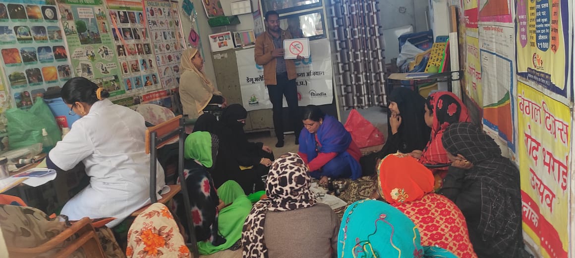 RavindraBraham3's tweet photo. मंसूब कॉलोनी में खजराना इंदौर में UHND @Embed @IndoreCollector
#EMbed2EndMalariya  @HimanshuJayswar
@Familyhealth
@Sksomya
@rajesh_amh
@Avdheshsingh_
@Daulat780Patel
@AryaPhoolwati
@RahulHaran17726 @IndoreCollector @santoshbhargav2 https://t.co/oHEDZ2gQAD