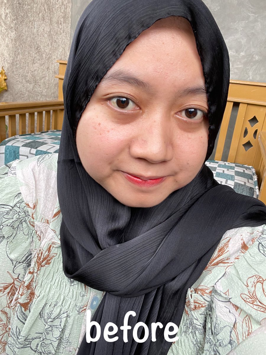 foliskincalters's tweet image. Seneng bgt karena semenjak pake ini, skrng jdi lebih mudah buat reapply sunscreen, cukup 15 detik aja &amp;amp; bisa dipake diatas make up^^

Pake azarine ini super sat-set bgt, tinggal spray spray aja 👌🏻 @AzarineCosmetic 

#racuninskincare  #AzarineCeraspray #AzarineEffortlessProtection