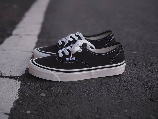 ethanmbewe's tweet photo. Vans 
Authentic Core Black 
Size 10UK
MK58,000

#SmartStylingExtraComfort https://t.co/pGYkl2hHnM