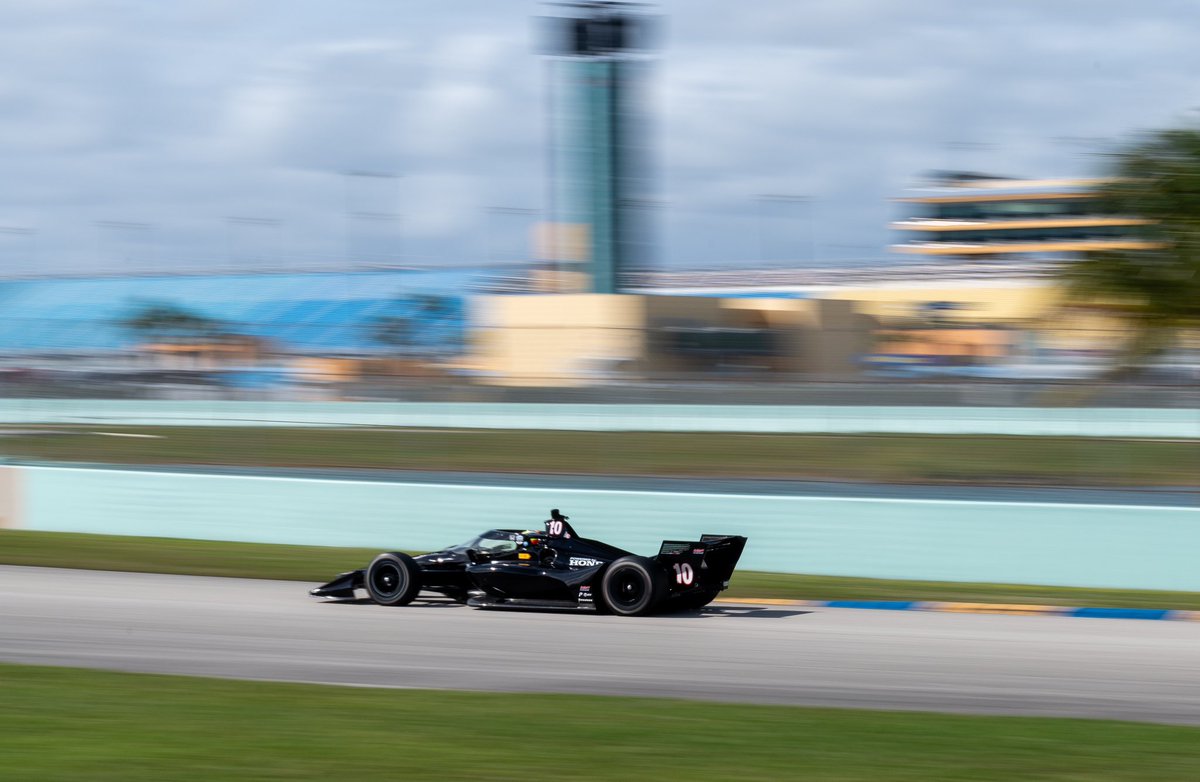 AlexPalou's tweet photo. Felt amazing to be back in an IndyCar at Homestead for the first time of the year.

New suit looks 🔥 
Barry is back 🤩

Let’s go racing! https://t.co/tP94Dg79jB