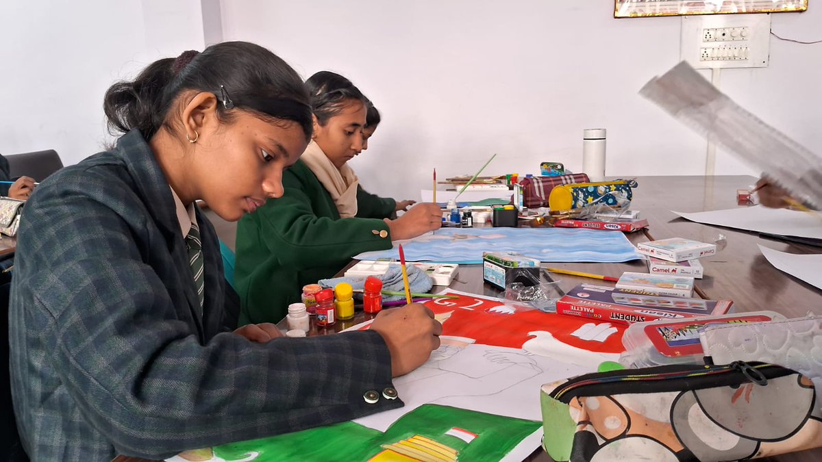 kvgomtinagar's tweet photo. Evaluation by Respected Judges of Drawing Competition on #PPC2024 @KVS_HQ @DeputyKvs https://t.co/wYFLGXcESD