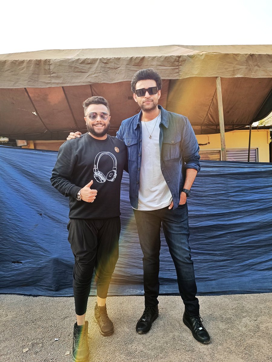 Kunal Kundu (@kunalkundumusic) on Twitter photo #OperationValentine promotions done right!! ✅
With the one and only Mega Prince #VARUNTEJ at the sets of Super Jodi in Hyderabad!! 💥
#VandeMataram #OperationValentine #KunalKunduMusic
@IamVarunTej <a href="/ManushiChhillar/">Manushi Chhillar</a> #ShaktiPratapSinghHada @mickeyjmeyerofficial <a href="/ramjowrites/">RamajogaiahSastry</a> #OperationValentine promotions done right!! ✅
With the one and only Mega Prince #VARUNTEJ at the sets of Super Jodi in Hyderabad!! 💥
#VandeMataram #OperationValentine #KunalKunduMusic
@IamVarunTej <a href="/ManushiChhillar/">Manushi Chhillar</a> #ShaktiPratapSinghHada @mickeyjmeyerofficial <a href="/ramjowrites/">RamajogaiahSastry</a>