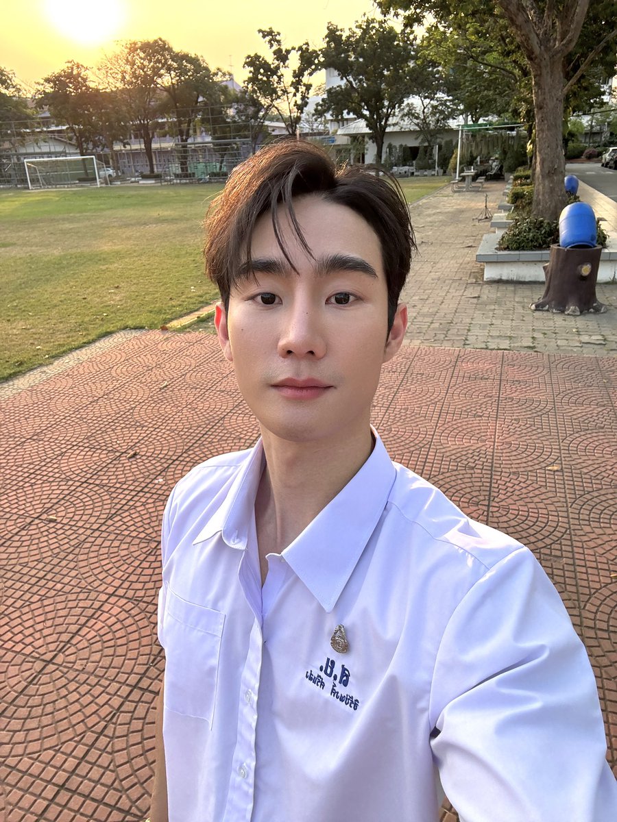 forcebookdiary's tweet photo. 🍅: have you finished your school, nong force?
🦊: yes, nong bookue

#zezetranslate https://t.co/f8VpKBJ2lf