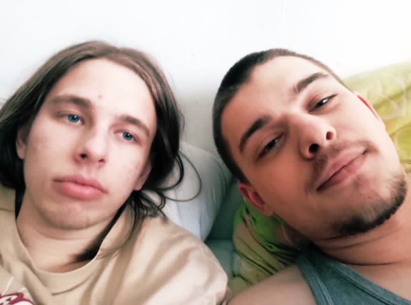 ikolonicki's tweet photo. Сидим с Кириллом смотрим мувик https://t.co/xcH2jIchd5