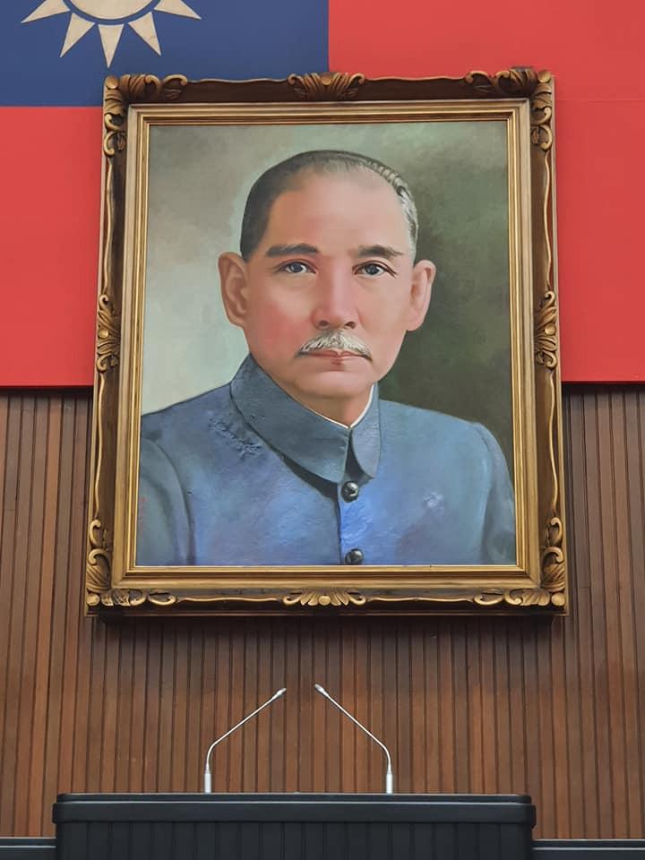 1923YCP's tweet photo. 🇹🇼中華民國國父孫中山先生名言
「做人最大的事情，就是要知道怎麼樣愛國。」 https://t.co/5gTwBmQq1q