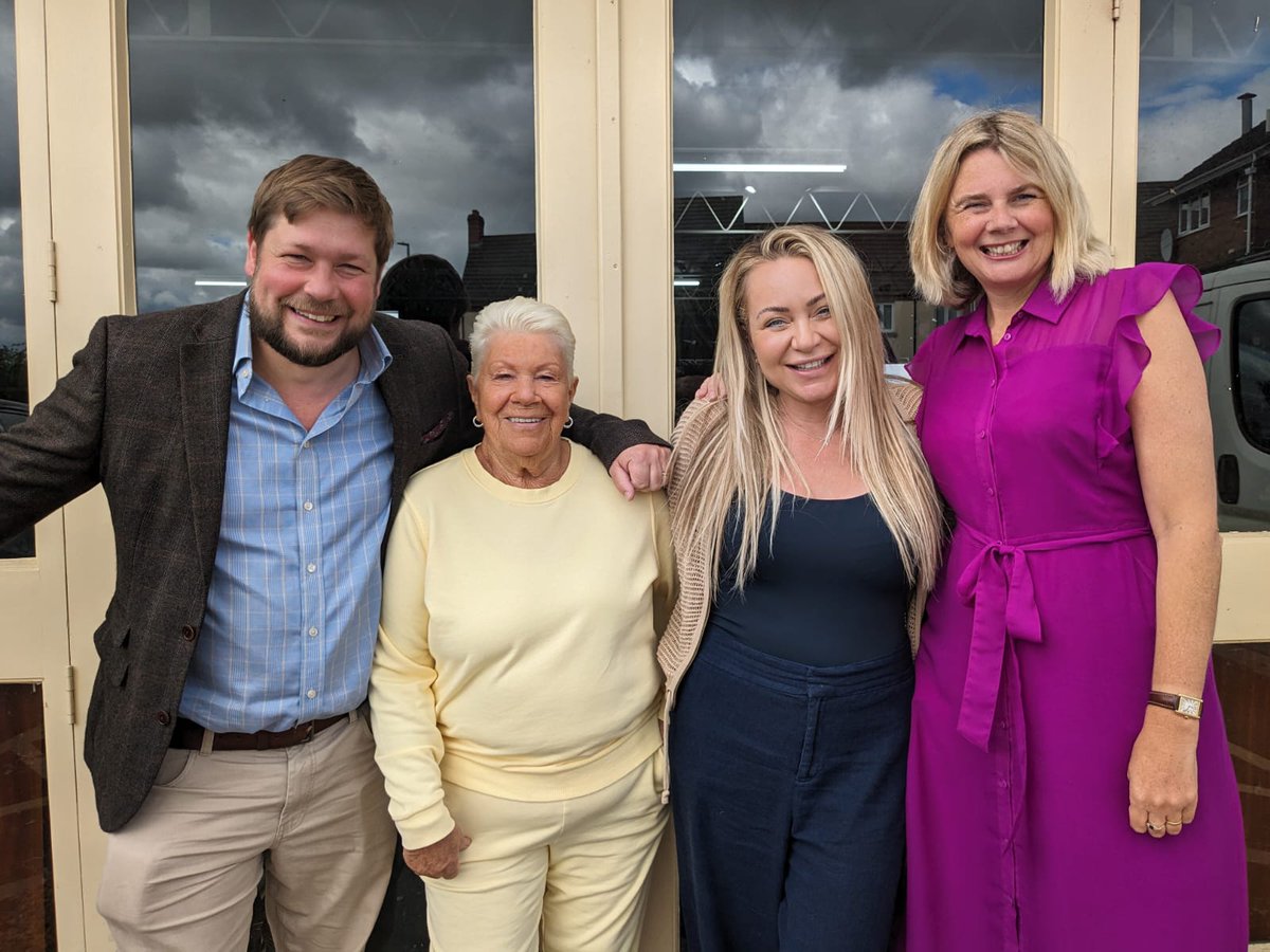 EastEnders actors Laila Morse and Rita Simons @OfficialRita drive around with the help of experts Catherine @SouthonAuction and @angusashworth in this last episode! What has been your favourite pairing this series?👇 ⏰Celebrity Antiques Road Trip | Tonight at 7PM on BBC Two