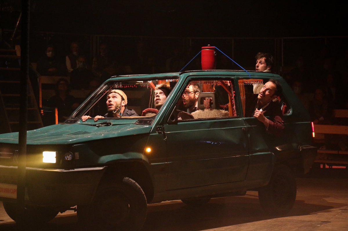 [Vu par la Rédaction] - Pandax (Cirque La Compagnie) - Une bande de copains espiègles portés par une partition musicale au top. 

Actuellement à @l_azimut 

Article à lire sur notre page #Facebook 

📸 Lisa Boniface