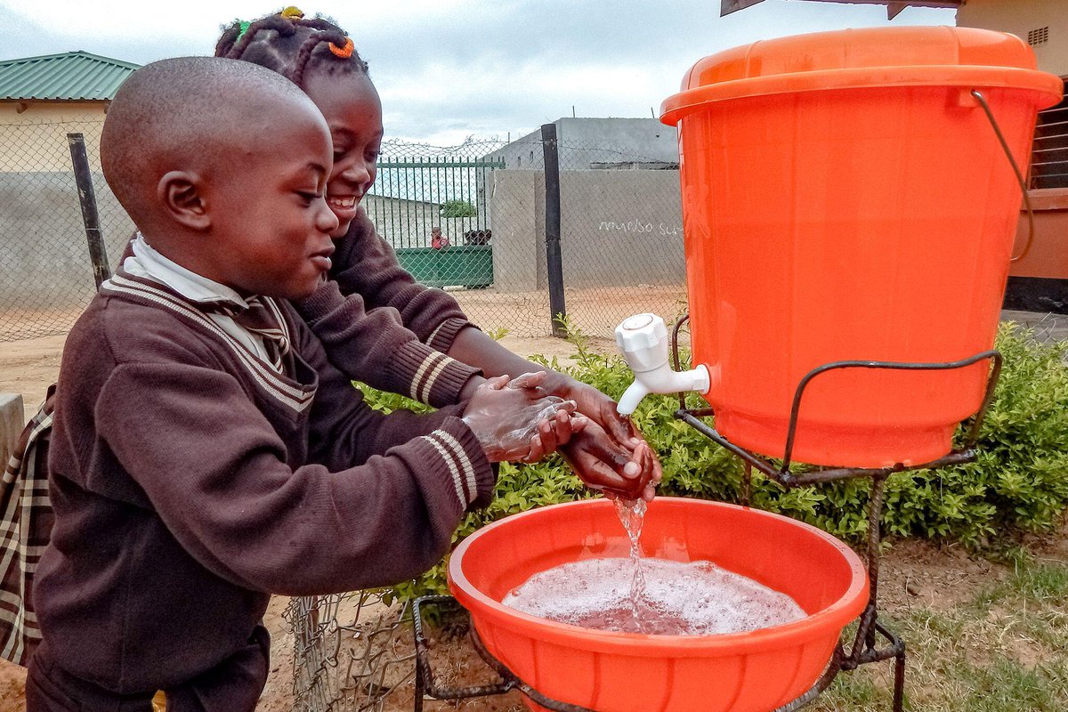 💧The global #cholera upsurge & the current outbreak in #Zambia highlight the importance of promoting community-centred preparedness & response. ✏️Read more from @evnie_, Santiago Ripoll & Tom Barker 👉 socialscienceinaction.org/blogs-and-news… #Anthrologica @wellcometrust