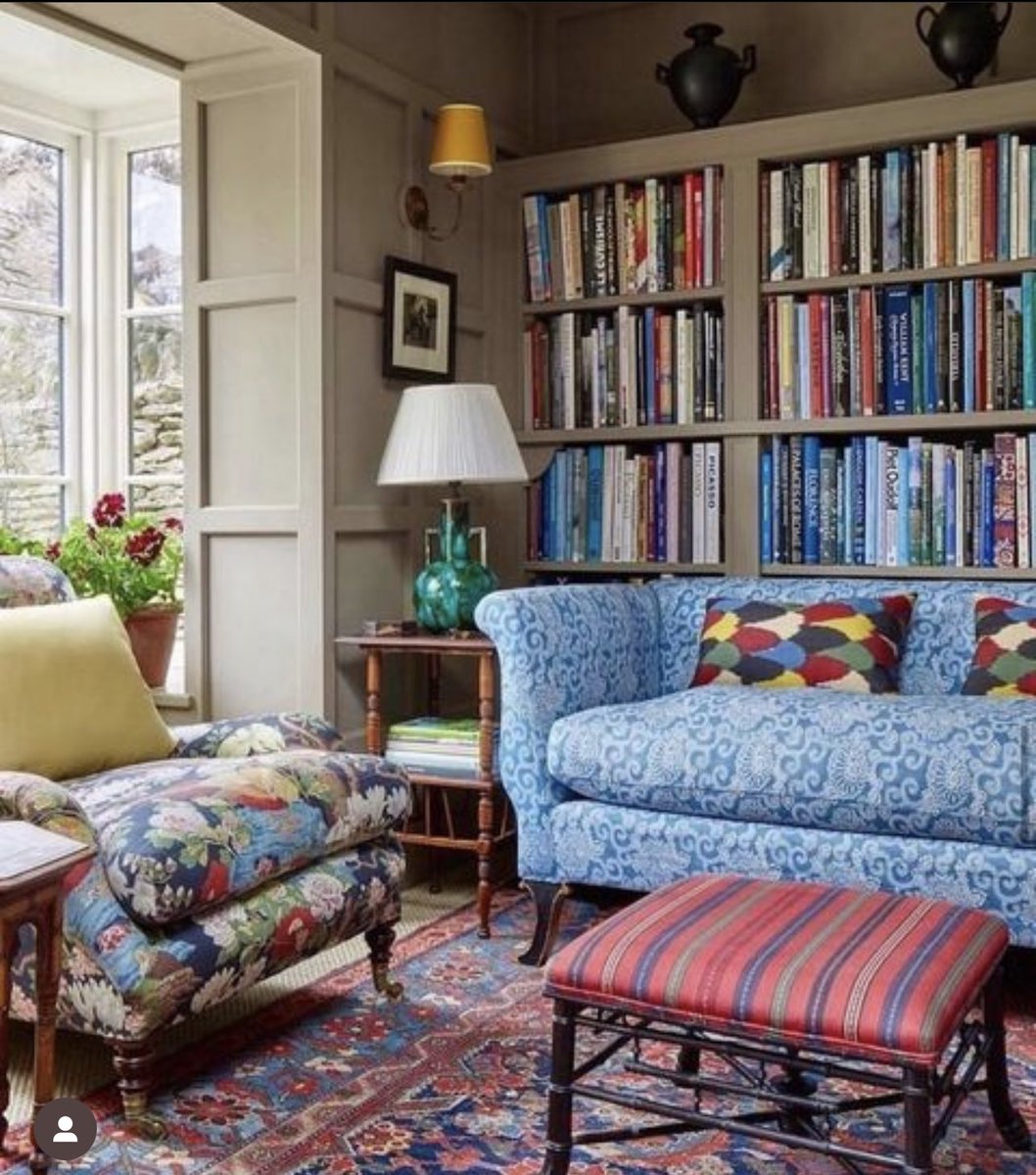 EvaLovesDesign's tweet image. The library 📚