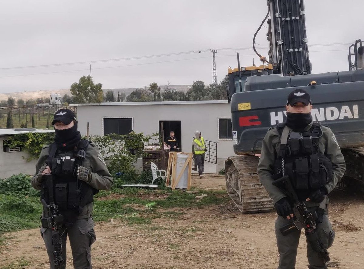 MohammadHeshamH's tweet photo. Today Israeli occupation forces demolished Palestinian house in the village of lasaifer in masafer yatta south Hebron hill #savemasaferyatta #savemasaferyatta #ceasefirenow https://t.co/Fp5X792sIH
