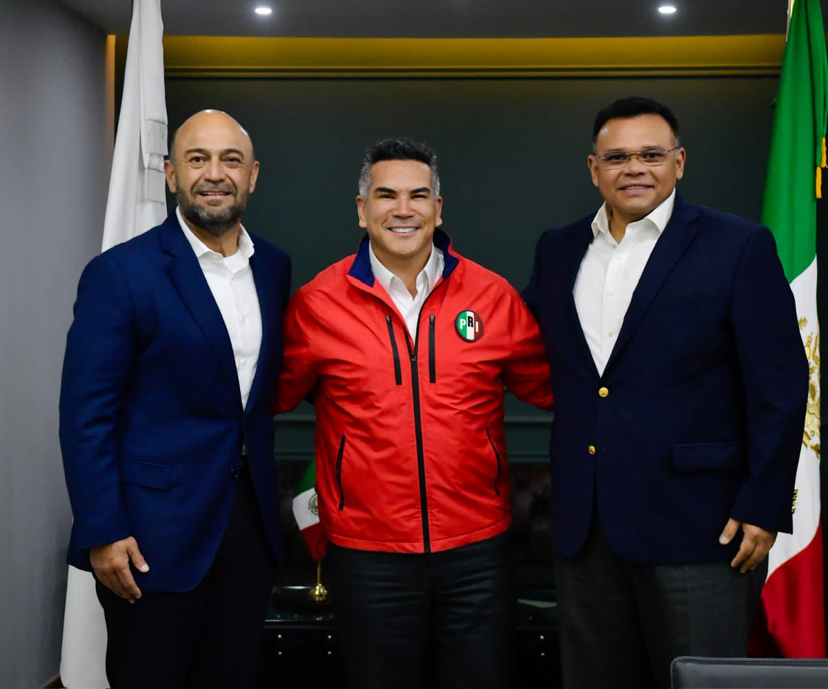 Muchas felicidades <a href="/rigofuentes/">RodRigo Fuentes Ávila</a> por tu nombramiento como Secretario de Acción Electoral del <a href="/PRI_Nacional/">PRI</a>, segura de que harás un extraordinario papel. Y éxito <a href="/RolandoZapataB/">Rolando Zapata Bello</a> en este nuevo proyecto.