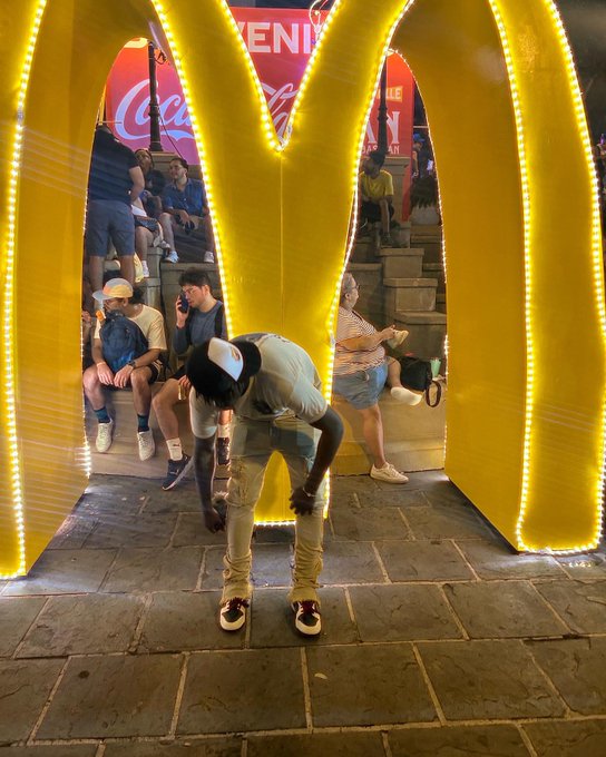 Just left San Jaun Puerto Rico Last Night Woke Up 27 in Chicago Lifes Good HAPPY MFN BIRTHDAY TO ME https://t