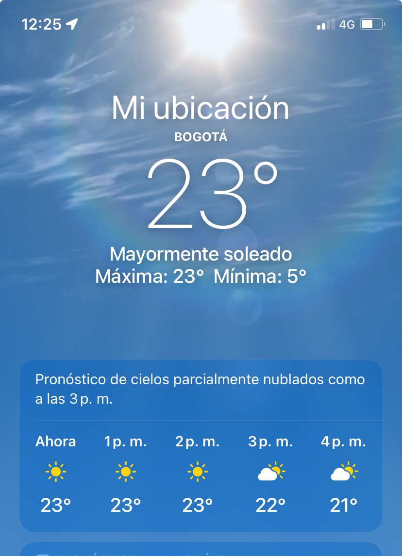 ProfeLRodriguez's tweet image. Está brava la temperatura en Bogotá, 23 grados a esta hora, la cual es muy alta para una ciudad sobre 2.600 msnm.
Pero lo más grave es l radiación solar tan fuerte, como se aprecia en las imágenes. Por favor, no olvide el bloqueador solar y use gorra que proteja cara y cuello.