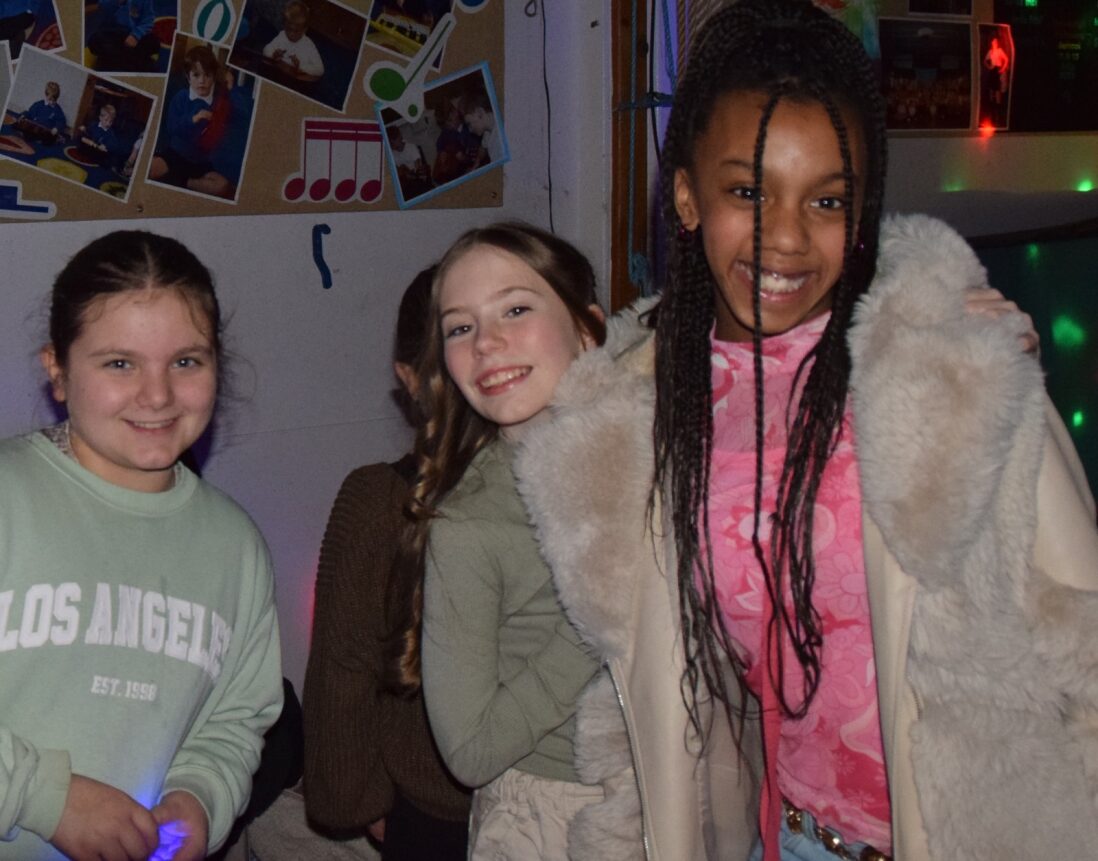 NewburghPrimary's tweet photo. Disco Time🪩
Everyone got dressed up and headed to the school disco!
It was a fantastic night dancing away to the music and eating sweets🍬
The children especially enjoyed the foam machine!
A MASSIVE thank you to our PTA, keep a look out for our next PTA event!
#NPSpta https://t.co/FPJvDn6KU5