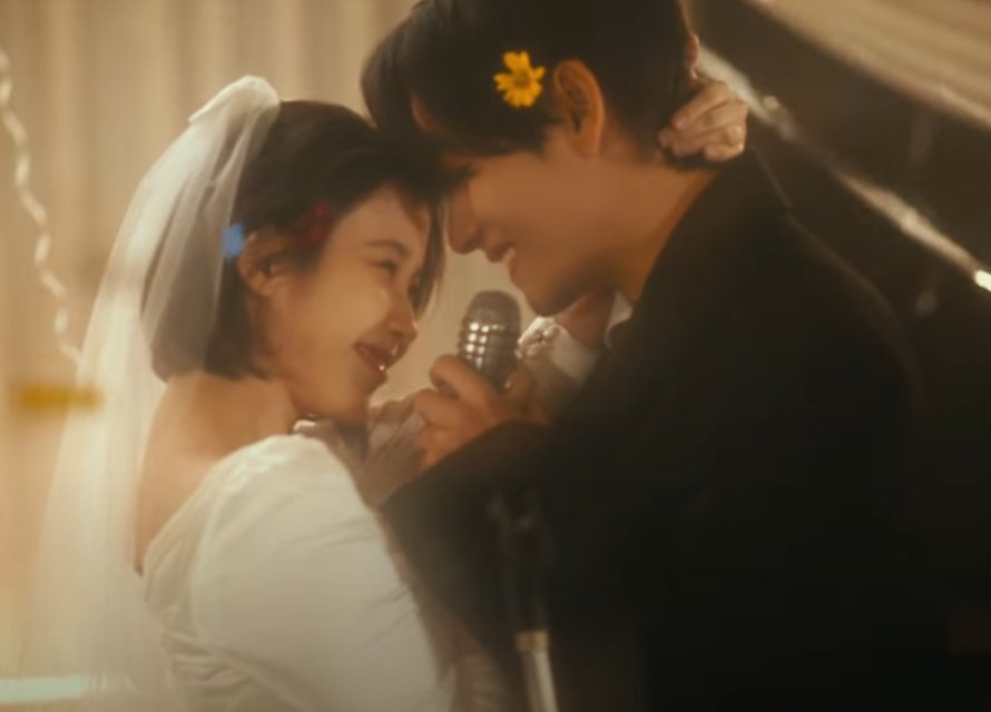 taeyjunieve's tweet photo. anjer la baru kali ini w ntn MV malah kesemsem 😭
I REALLY NEED IU AND TAEHYUNG TO STAR IN KDRAMA TOGETHER LAH
10 SEASONS PUN HAJAR ATUH KALO MAIN ACTORNYA MRK 🥹🫶🏻 https://t.co/ORZkw5tXzf