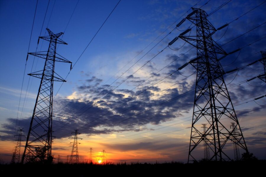 servicoopmadryn's tweet photo. Nuevos cortes imprevisto de energía por motivos ajenos a Servicoop 

Informamos a la comunidad en general, que los cortes imprevistos de energía que se registran en la ciudad, son producto de una falla en las instalaciones de la empresa Transpa. https://t.co/5K7nIsw9Zv