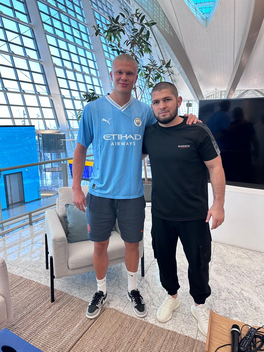 Erling's tweet photo. Great to meet this legend here in Abu Dhabi! @TeamKhabib https://t.co/bSSZLcrEci