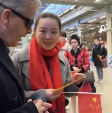 S7gril's tweet image. This is the other girl's YouTube channel. She said she was initially from Chongqing City, China and studied computer science in the UK. Her channel has lots of information for young Chinese who want to study abroad. It is typical for the CCP's #UFWD to carry out this covert