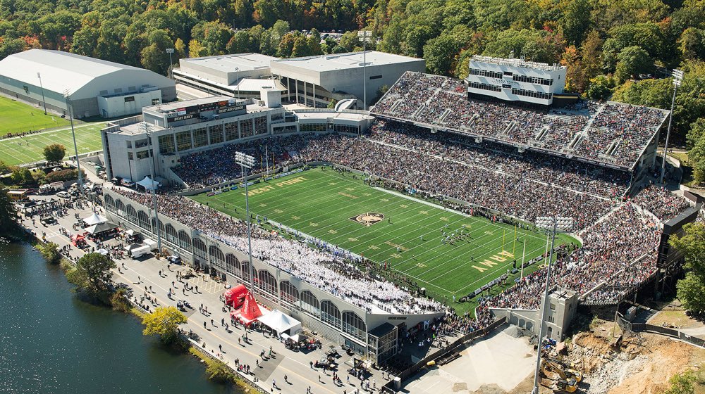 5 FBS stadiums have turned 100 years old in 2024. Today we celebrate Michie Stadium. Located on the Lusk Reservoir with Hudson River views, an NY sportswriter called it ‘the loveliest stadium in the east’ on opening day. Michie is truly a bucket list visit for all CFB fans.