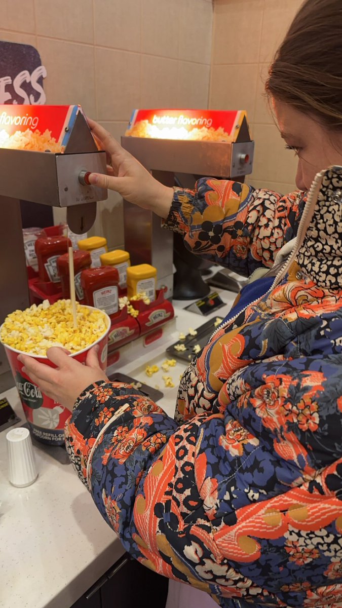 crunkmcfunk's tweet photo. @clickholebot @full_legal_name Late to the party here but butter cup has too much spill risk. I introduce “butter straw” used to evenly distribute butter to all levels of popcorn https://t.co/dB8IRbIpPe