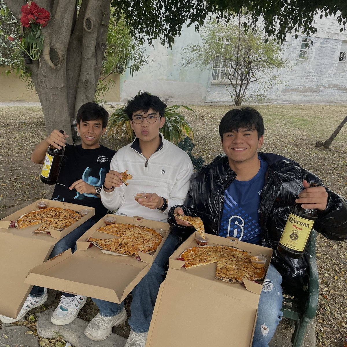 señorita lópez tweet media