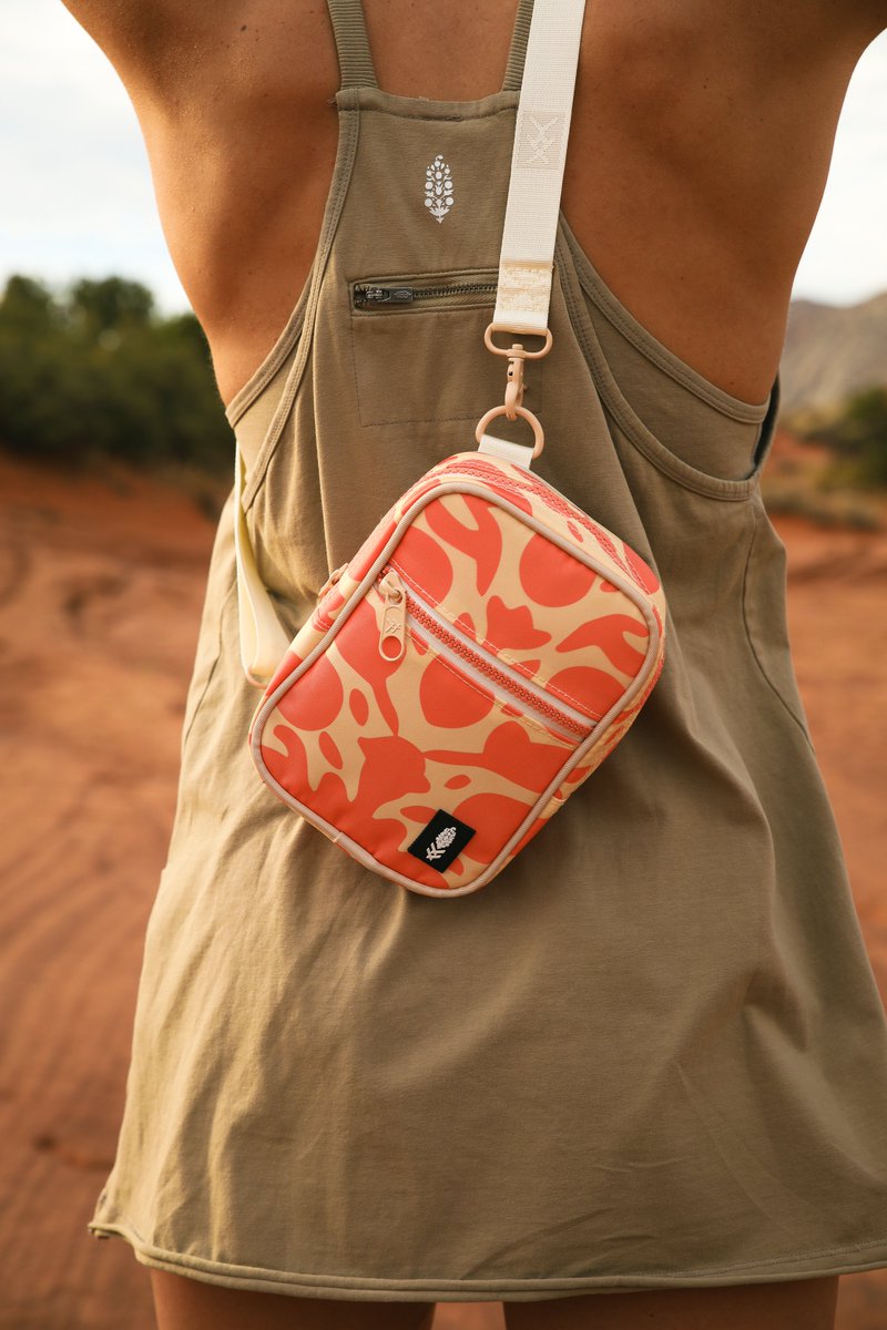 One of our favorite collections from last year was our collaboration with <a href="/FreePeople/">Free People</a>. The collection is still live on our website and available at Free People locations around the country. 

#carryon

threadwallets.com/collections/fr…