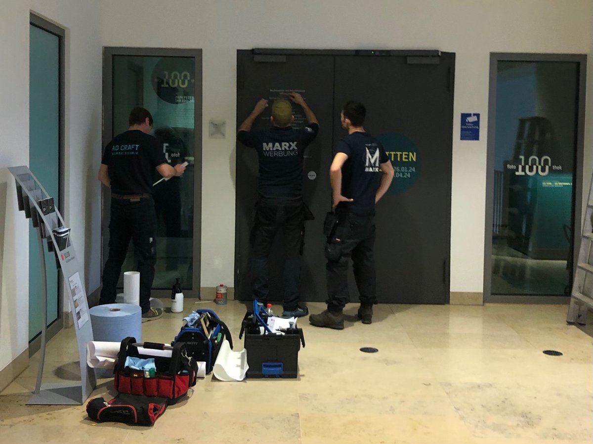 Eröffnungscountdown hat begonnen. Ab Freitag könnt ihr die neue Ausstellung des #Museum|s der <a href="/SLUBdresden/">SLUB Dresden</a> besichtigen. Wir feiern ein Jubiläum!😎

#SLUBAusstellungen <a href="/Fotothek/">Deutsche Fotothek</a>