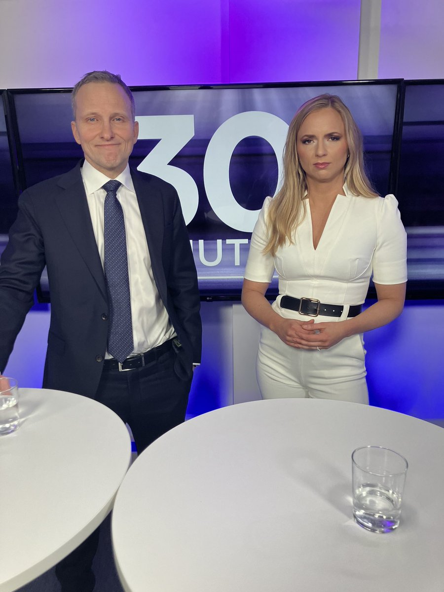 Nu är intervjun gjord! <a href="/skyttedal/">Sara Skyttedal</a> säger i den att hon är mycket besviken på partiledaren och att <a href="/BuschEbba/">Ebba Busch</a> agerat bedrägligt. Håll utkik på SVT.se och i Rapport och Aktuellt.