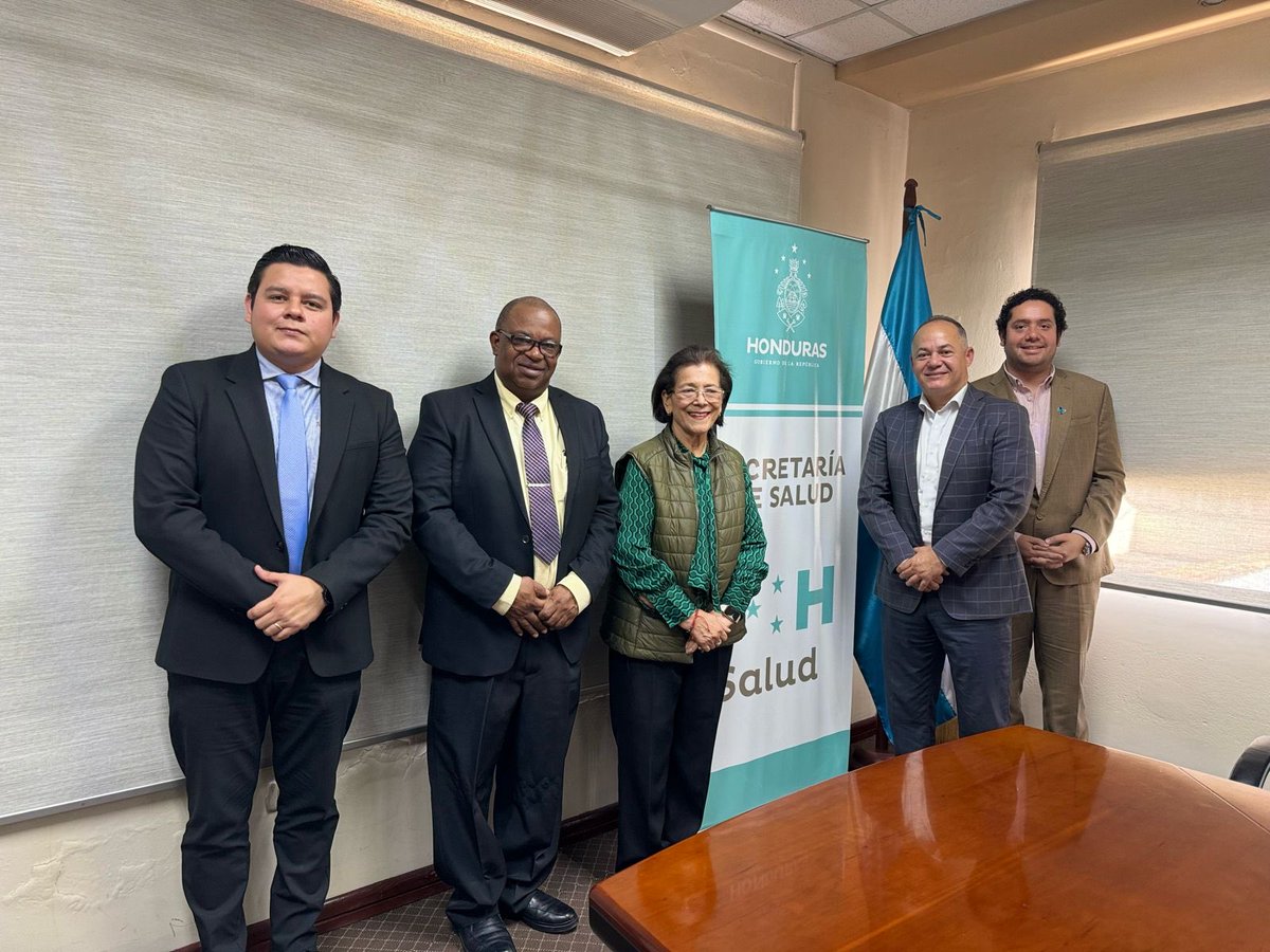 javzelena's tweet photo. ✅ Comisión de Salud en este momento en importante reunión en la SESAL para tocar el tema de inversión de tecnología en hospitales, aperturas centros de salud y digitalización del sistema de salud… por 🇭🇳 https://t.co/xsHT5YmQQs