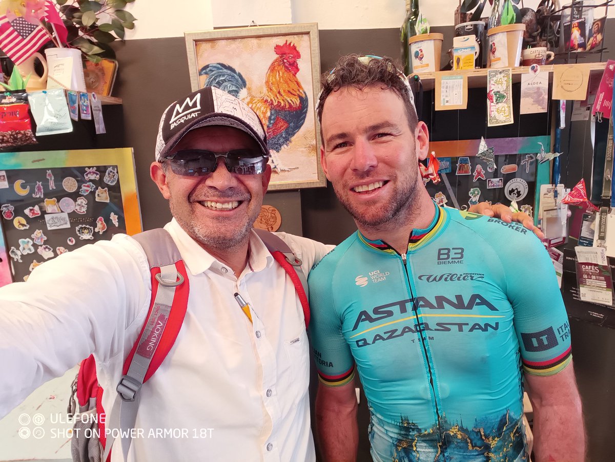 neozol's tweet photo. Mark Cavendish ya entrena en Duitama. @MarkCavendish tomando café ☕ 🇨🇴. En Café Leyenda. @BoyacaEsNoticia @7NNoticias @BoyacaRCNRadio @CaracolRadioTun @BoyacaEsNoticia @GobBoyaca https://t.co/26pMIZckwz