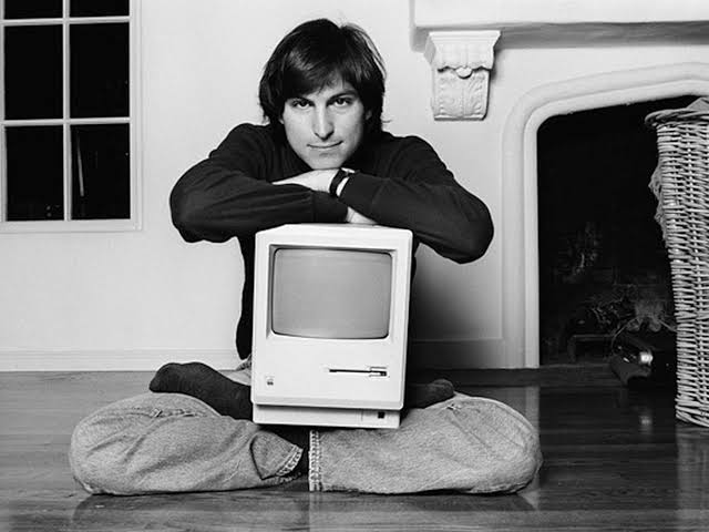 arvinD_hear's tweet image. 1981: #IBM PC - IBM (#DonEstridge)
1982: #AdobeSystems (#software) - #JohnWarnock &amp;amp; #CharlesGeschke
1984: Apple #Macintosh - Apple Inc. (#SteveJobs &amp;amp; Steve Wozniak)
1985: #Mobile Phone Network (GSM) - European Telecommunications Standards Institute