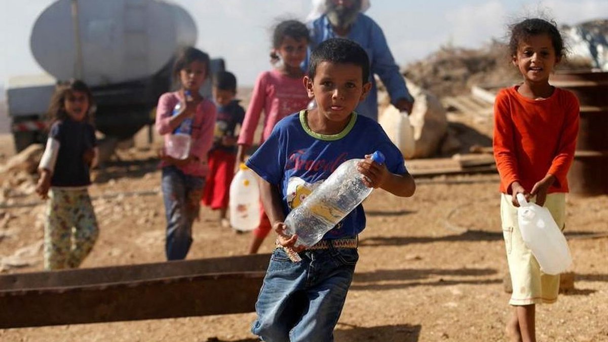 People in the west are dying of obesity-related problems and people in the east are dying of hunger and thirst. What kind of a world is this!

#GazaStarving