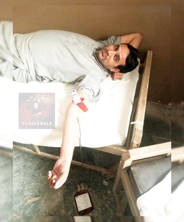 AdanCh19's tweet photo. جس نے ایک انسان کی جان بچائی گویا اس نے پوری انسانیت کی جان بچائی"۔ (القرآن)
آپ کا عطیہ کیا گیا خون زندگیاں بچانے کیلئے اہم ترین ہے❤
ٹیم سرعام #وجھیانوالہ کے جانباز (محمد رزاق)، (انور)، (منور) اور (علی) نے مختلف اوقات میں خون عطیہ کیا
اللّٰہ پاک قبول فرمائے آمین
@iqrarulhassan https://t.co/6DTvqB7P1o