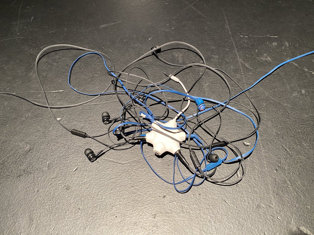 Hemos finalizado hoy las sesiones de trabajo de introducción a la remezcla con el alumnado de 6 IES públicos de Sevilla en el #teatrocentral <a href="/CulturaCuenta/">➧ Agencia Andaluza de Instituciones Culturales</a> … se nos han hecho cortas 🤩.. pronto más noticias para tocar juntxs !!