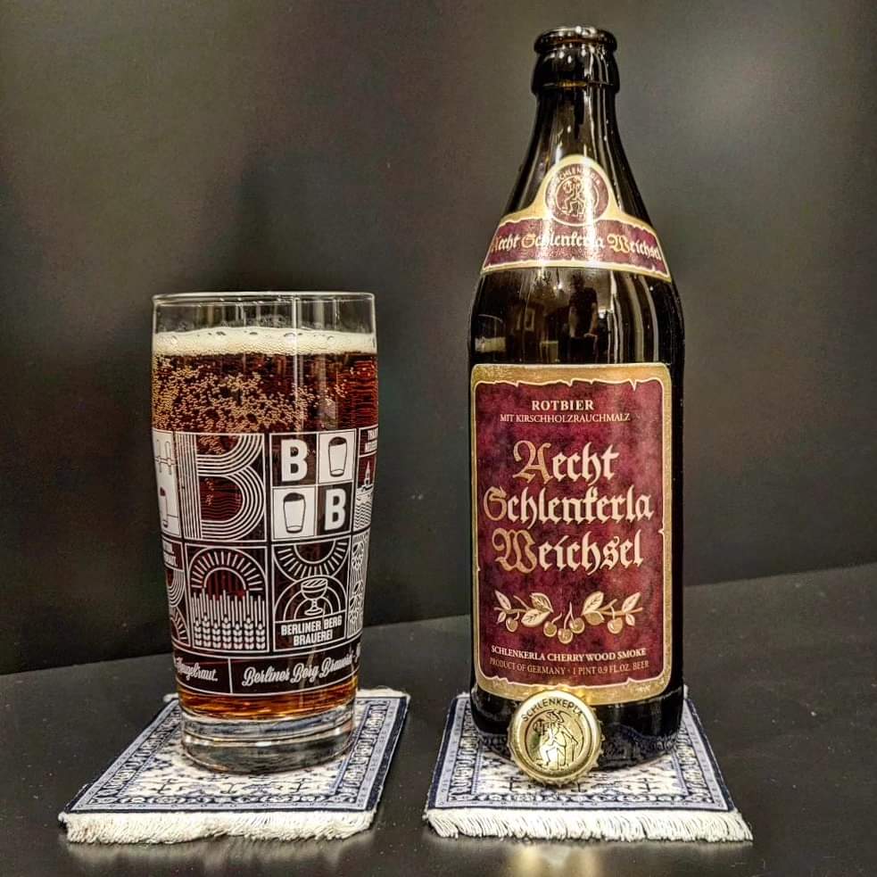 brunnenbraeu's tweet photo. Schlenkerla – Aecht Schlenkerla Weichsel – Rotbier mit Kirschholzrauchmalz (***) 4,6%

#beeronthecarpet #keinbierfürnazis

#schlenkerla #aechtschlenkerlaweichsel #rotbier https://t.co/iYZBaZhek7