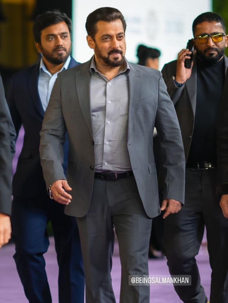SalmaniacNav's tweet photo. Pride of BHARAT #SalmanKhan ❤️🔥 https://t.co/4ZXvUedVhT
