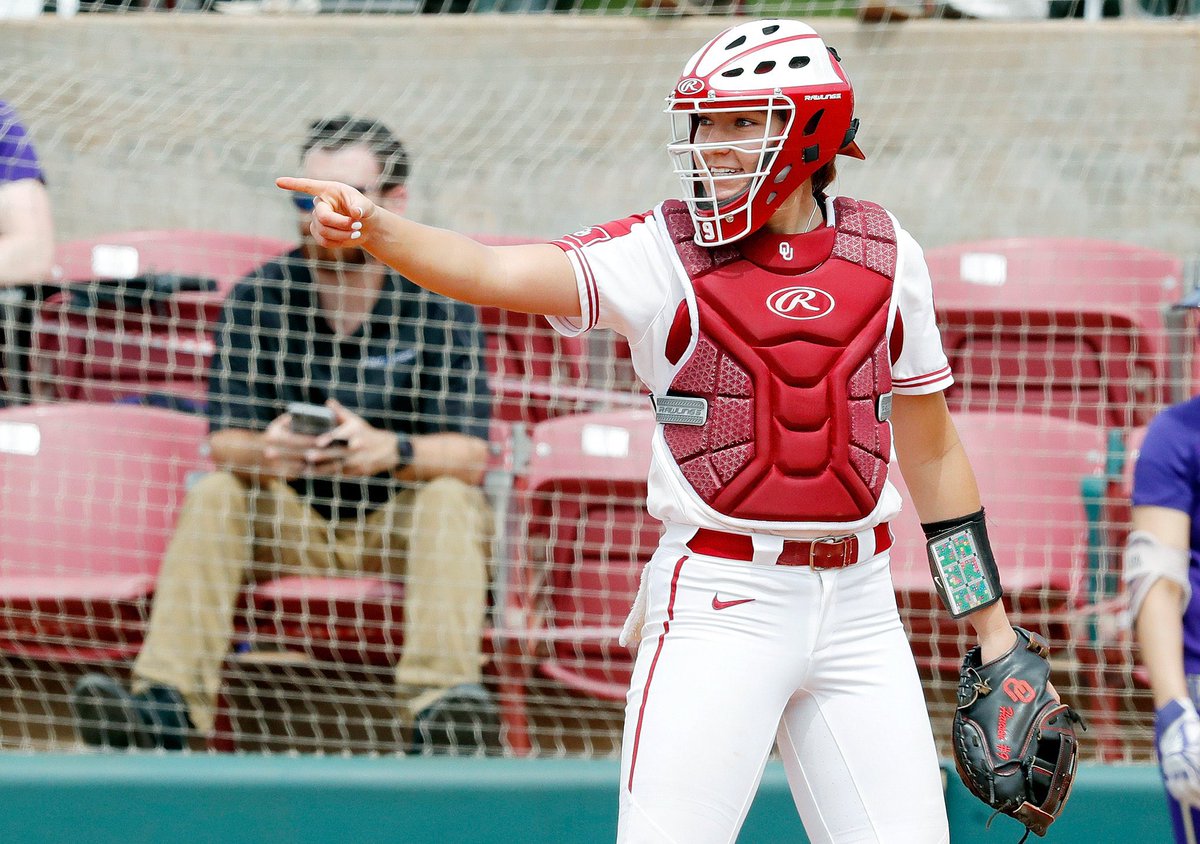 Kinzie Hansen sets the standard for being an all-around catcher behind the dish and in the box. The @OU_Softball backstop starts the season as our top catcher. Full position rankings here: softballamerica.com/2024-preseason…