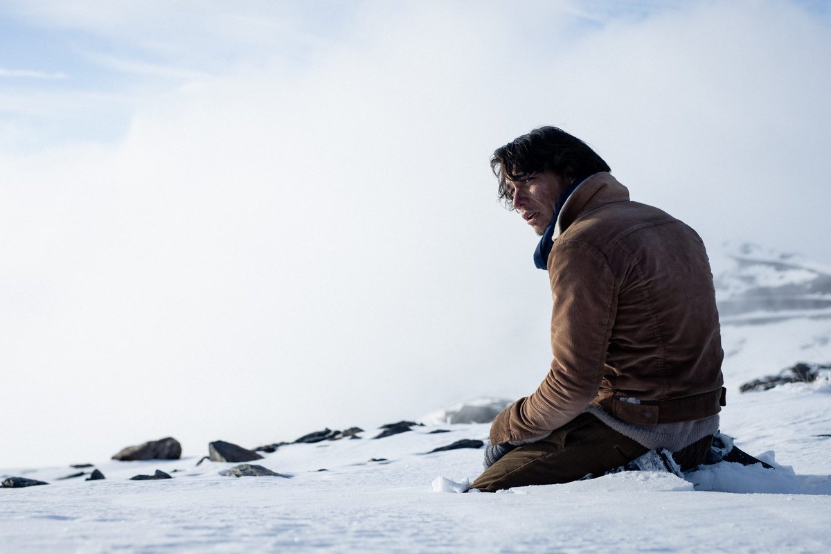 'La sociedad de la nieve' nominada al Óscar a mejor película Internacional y al de mejor maquillaje... de momento! Enhorabuena @FilmBayona
