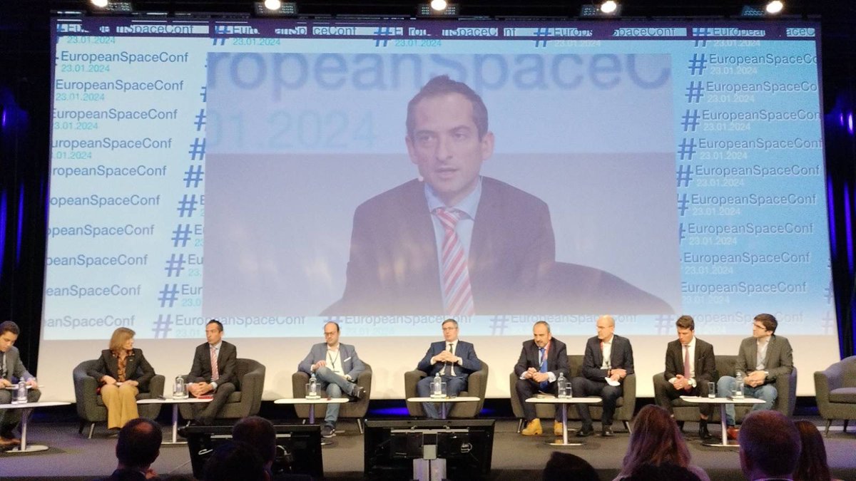 🇪🇺 EU Defence and Space (@defis_eu) on Twitter photo 🔴Live from the 2024 #EuropeanSpaceConf
Our Head of Unit for Innovation, New Space, Space Defence, <a href="/Guidelab/">guillaumedelabrosse</a>, underlined that we need to focus on:
▶️Capital
▶️Anchor tenancy contracts
▶️Regulatory predictability
.. to help European #NewSpace companies to scale-up 🔴Live from the 2024 #EuropeanSpaceConf
Our Head of Unit for Innovation, New Space, Space Defence, <a href="/Guidelab/">guillaumedelabrosse</a>, underlined that we need to focus on:
▶️Capital
▶️Anchor tenancy contracts
▶️Regulatory predictability
.. to help European #NewSpace companies to scale-up