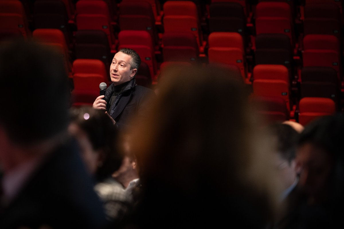 BrunoLeMaire's tweet image. Les entreprises n’en peuvent plus de la paperasserie, de donner dix fois les mêmes informations à l’administration. Ils veulent de la simplification.

L’administration doit être au service des entreprises et des Français, et non l’inverse. Elle doit leur faire confiance.

Je…